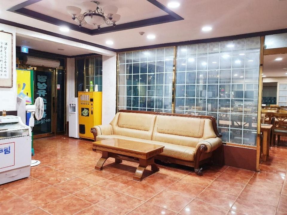 Myungsung Youth Town Кёнджу Экстерьер фото